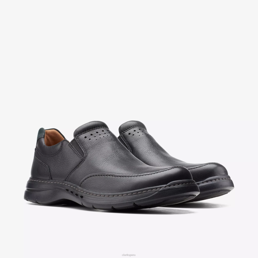HZVP761 un paso de pelea cuero negro Clarks