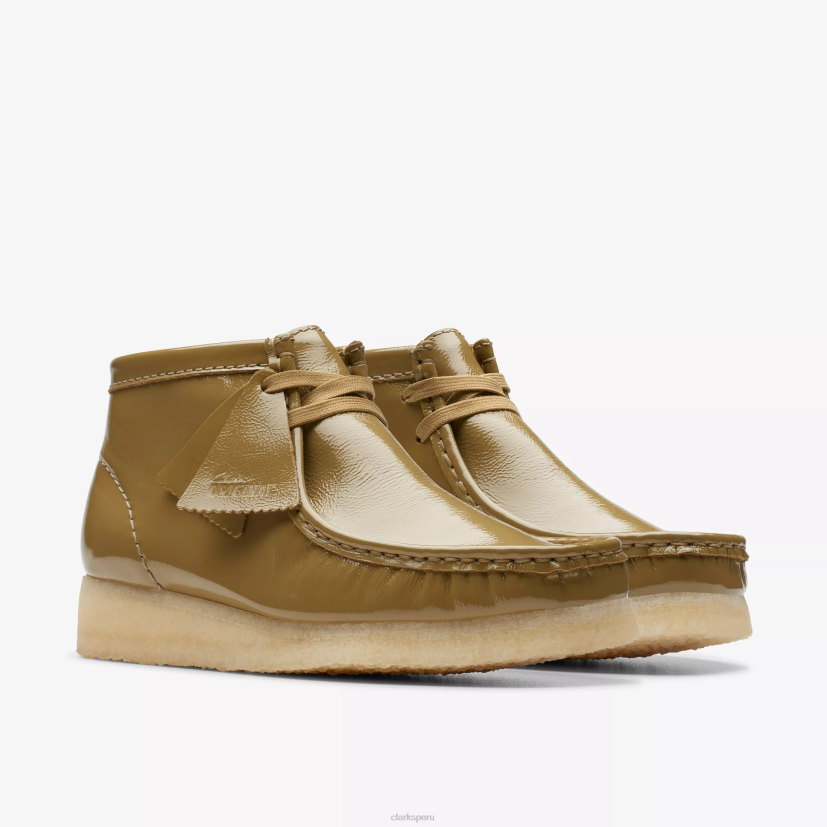 HZVP381 bota wallabee charol oliva oscuro Clarks