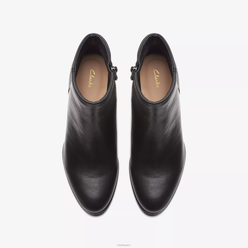 HZVP402 freva 55 zip cuero negro Clarks