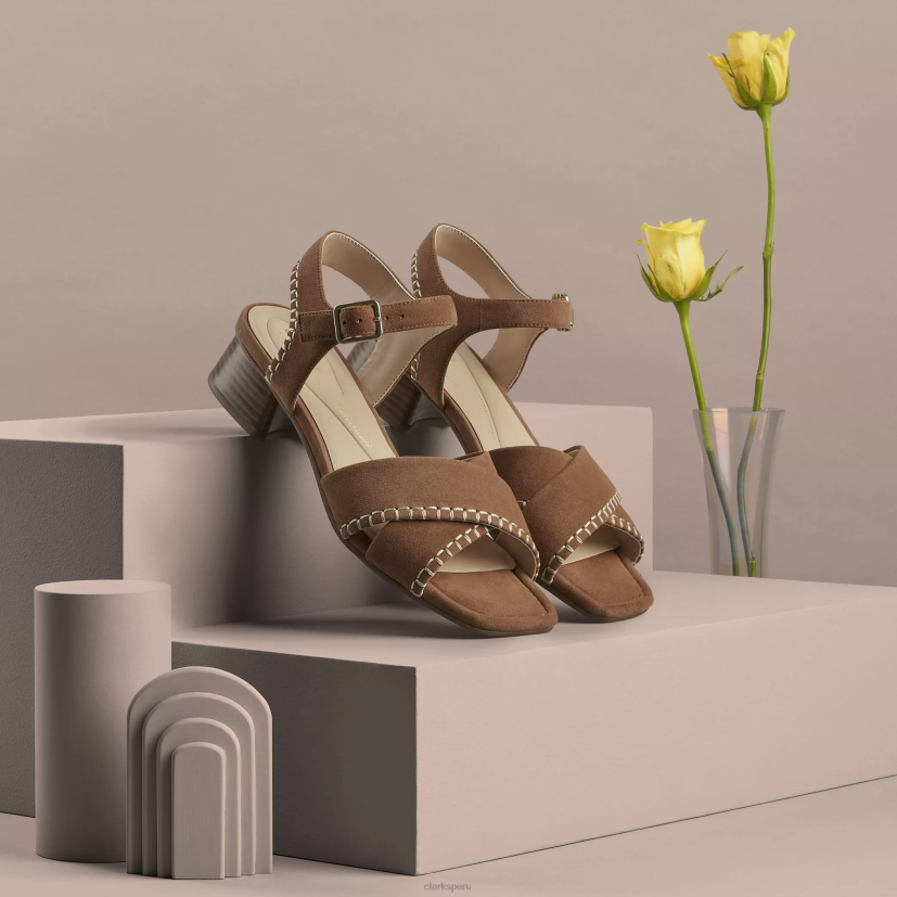 HZVP117 serina35 cruz gamuza color canela Clarks