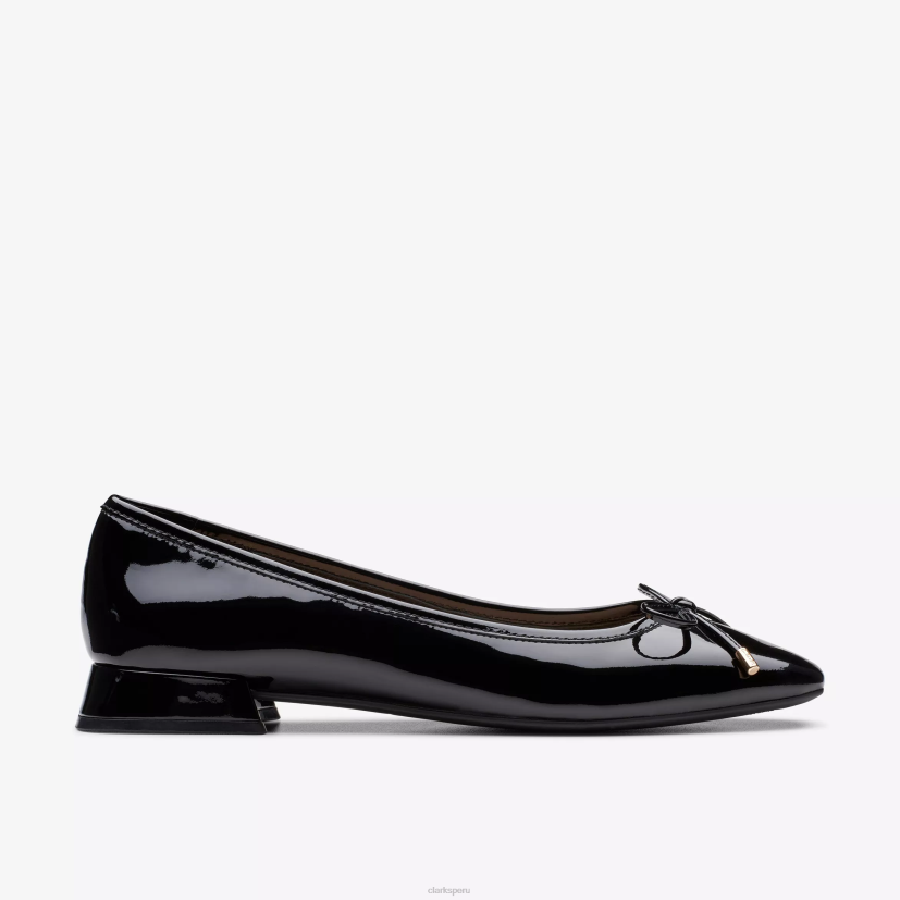 HZVP256 ubree 15 pasos charol negro Clarks