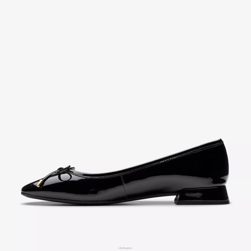 HZVP256 ubree 15 pasos charol negro Clarks