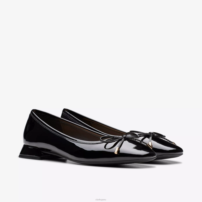 HZVP256 ubree 15 pasos charol negro Clarks