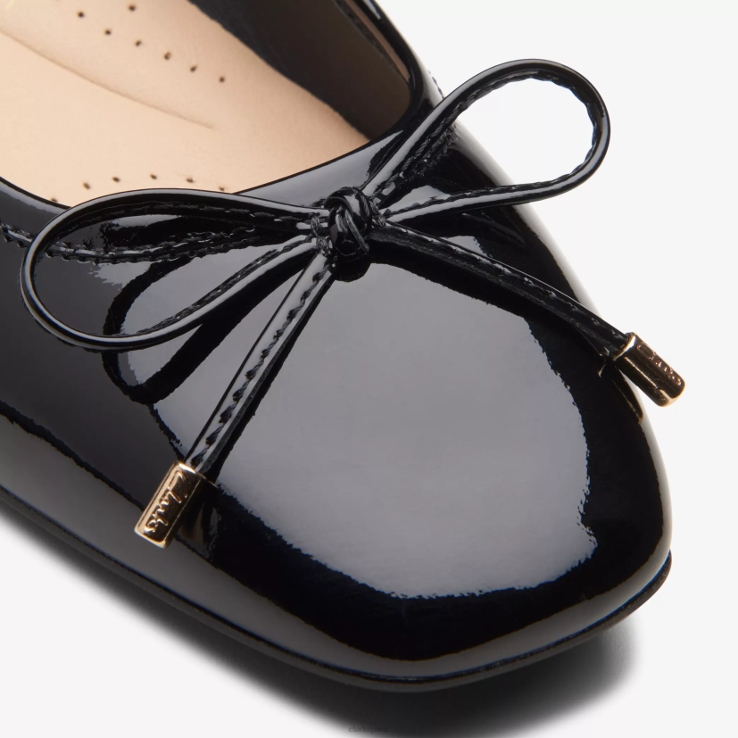 HZVP256 ubree 15 pasos charol negro Clarks