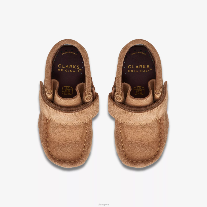 HZVP1014 bota wallabee niño gamuza de trigo Clarks